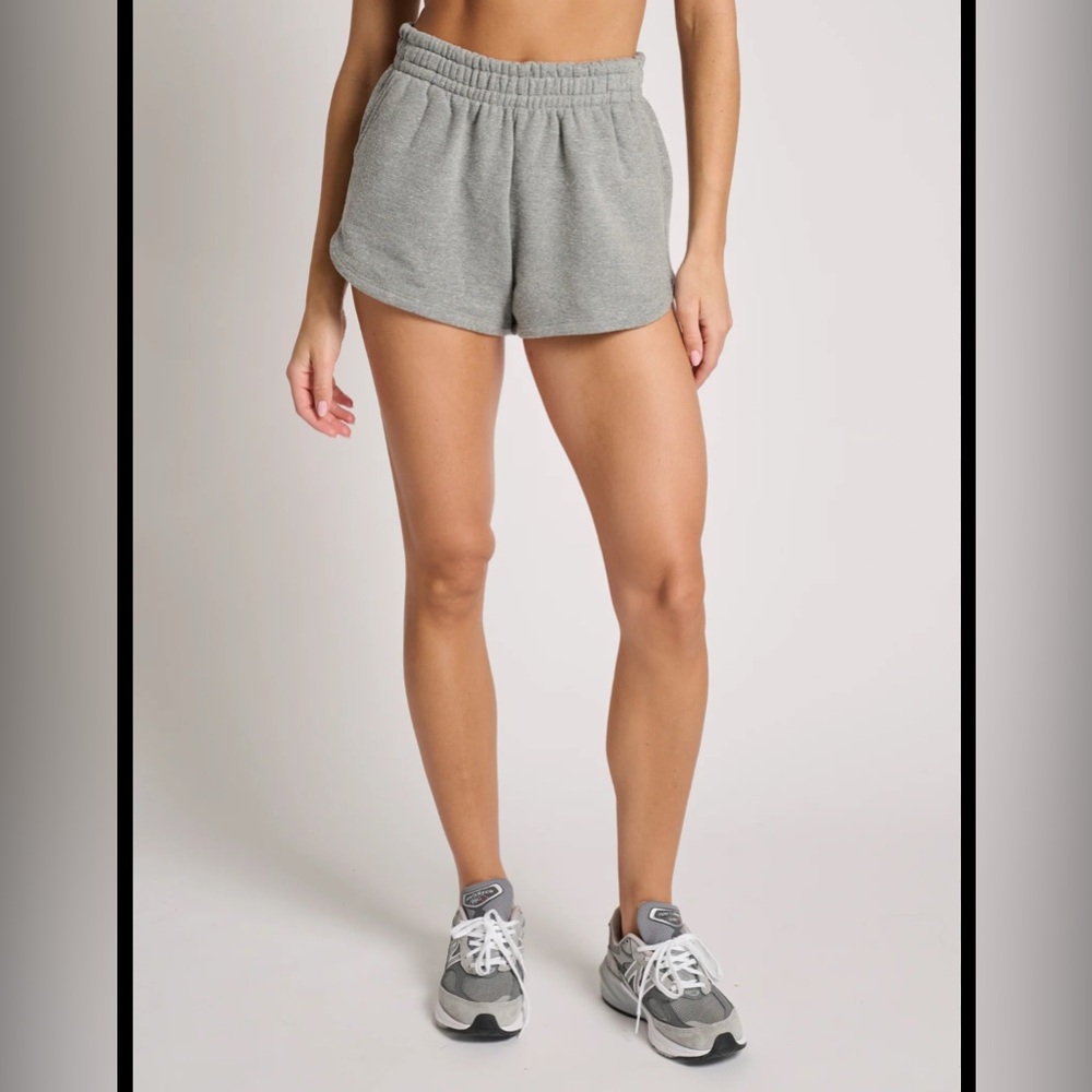 Zara Women's Sporty Gray Shorts